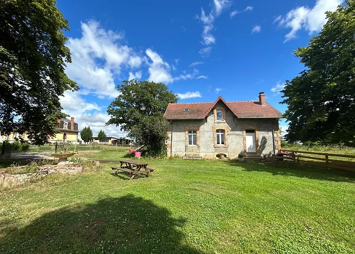 Gite Chaumiere Chateau De La Bouchatte