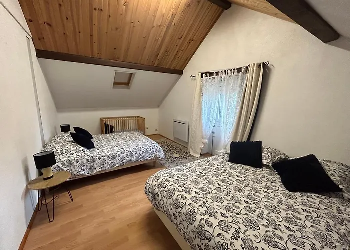 Gite Chaumiere Chateau De La Bouchatte