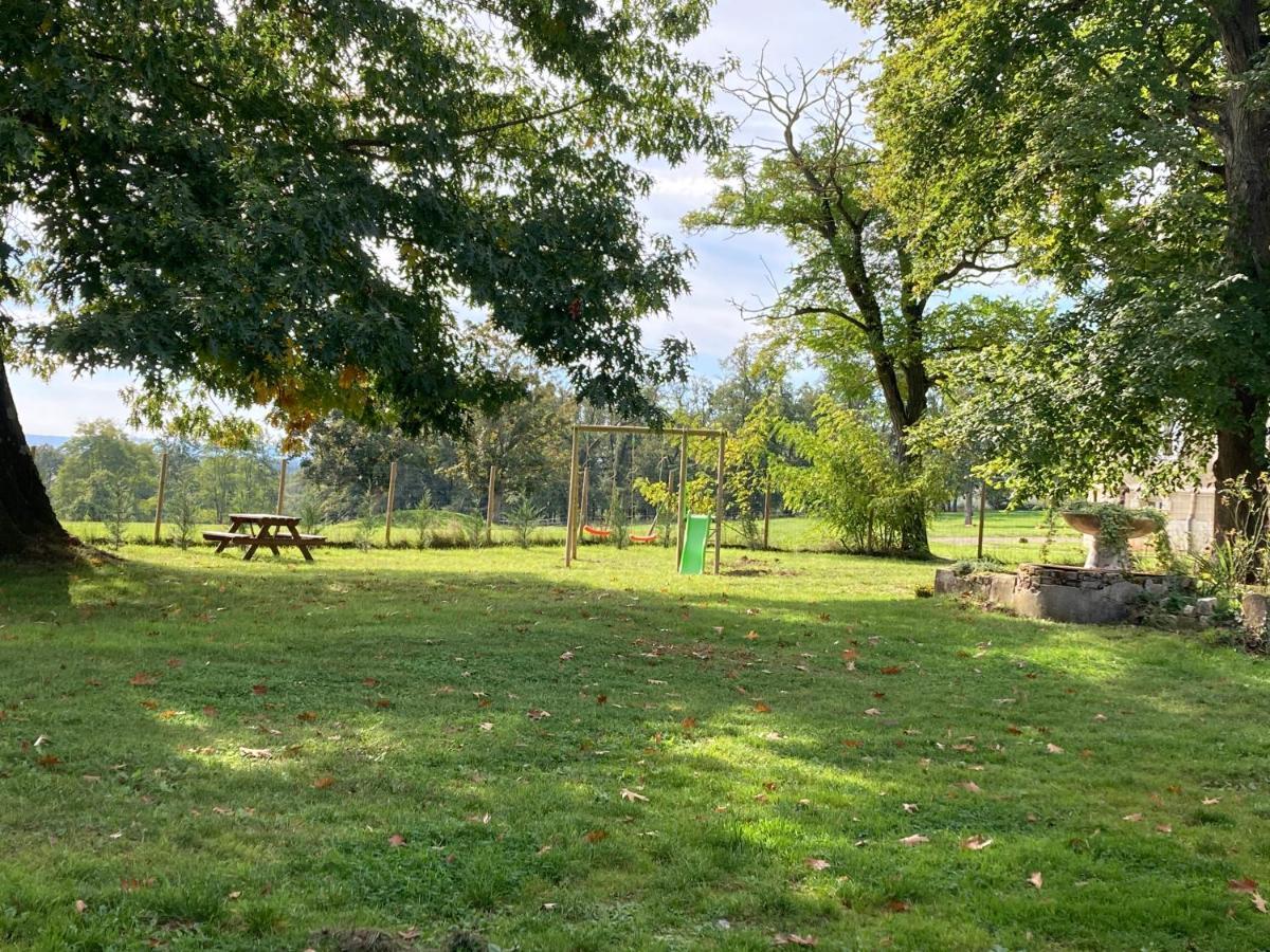 Holiday home Chaumiere Chateau De La Bouchatte *