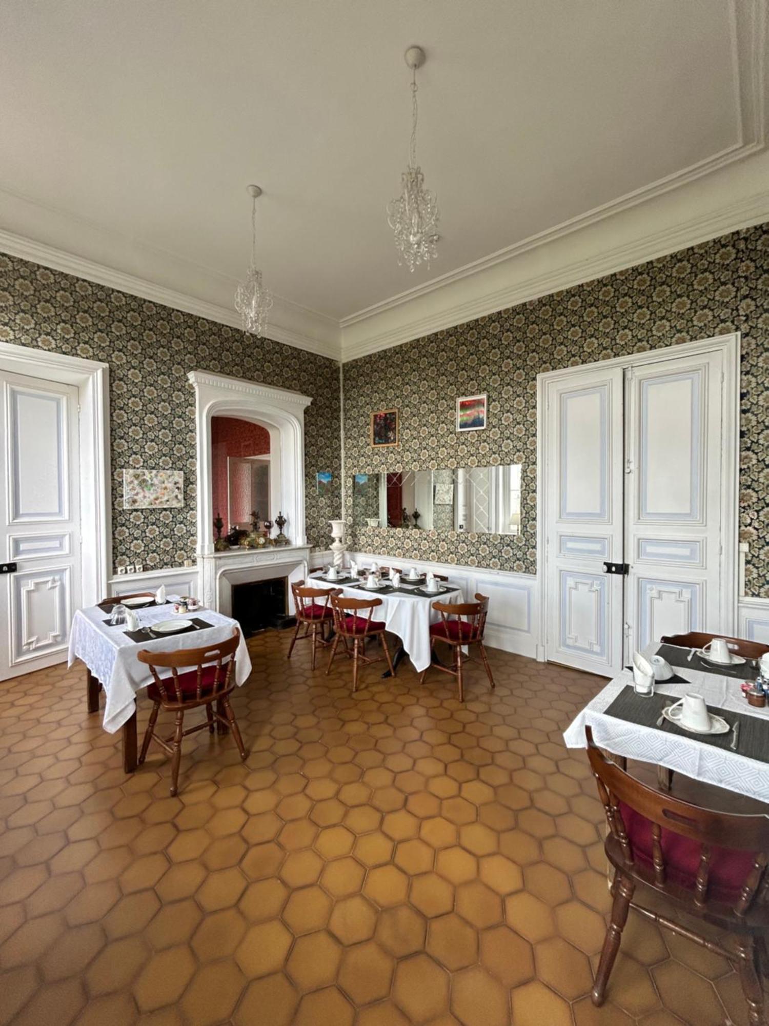 Chaumiere Chateau De La Bouchatte Holiday home Chazemais